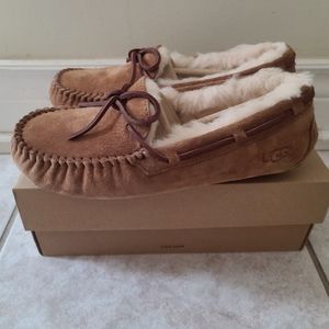 UGG Women's Dakota Brown Moccasins 7